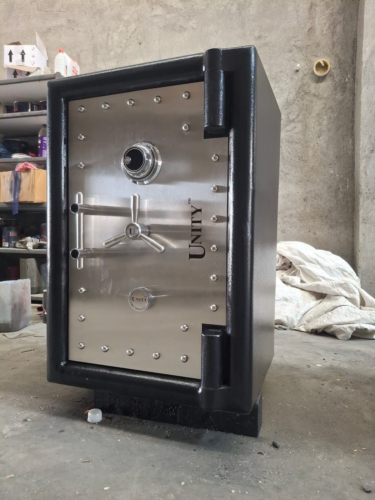 Heavy Safe Interior Lockbox & Shelving